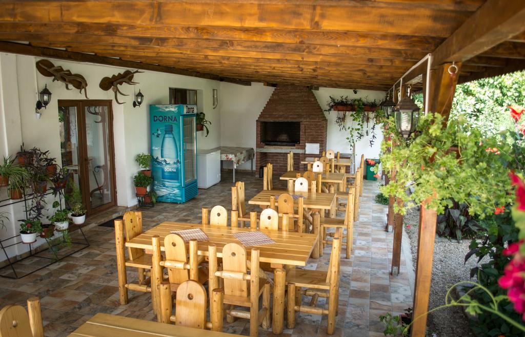 Casa Diana Comana Exterior foto